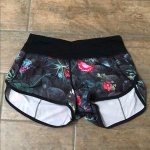Lululemon flower print sped up shorts size 2